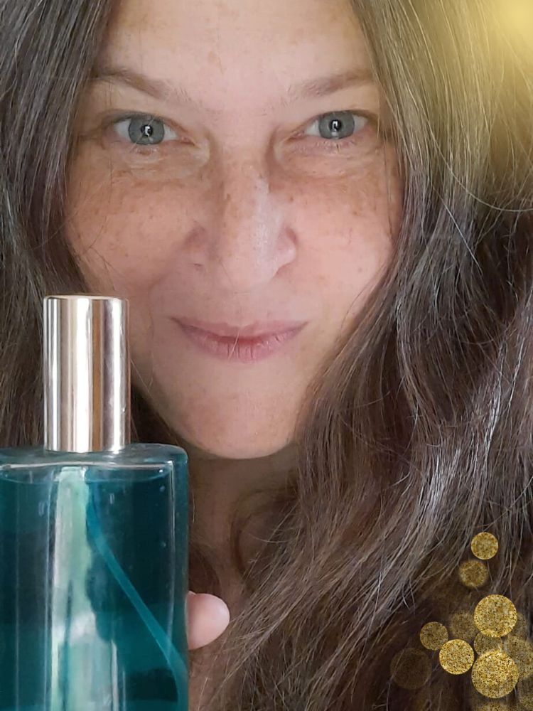 Jennifer Weidmann  Gründerin von Urvertrauen und Schöpferin der Seelen Sprays mit dem Seelen Spray Erzengel Raphael