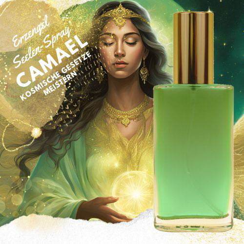 Erzengel Seelen Spray Camael mit hellgrüner Flüssigkeit und goldener Kappe – im Hintergrund eine mystische Frau mit goldener Tiara, smaragdgrünem Kleid und strahlender Kugel in der Hand – Text: „Kosmische Gesetze meistern“