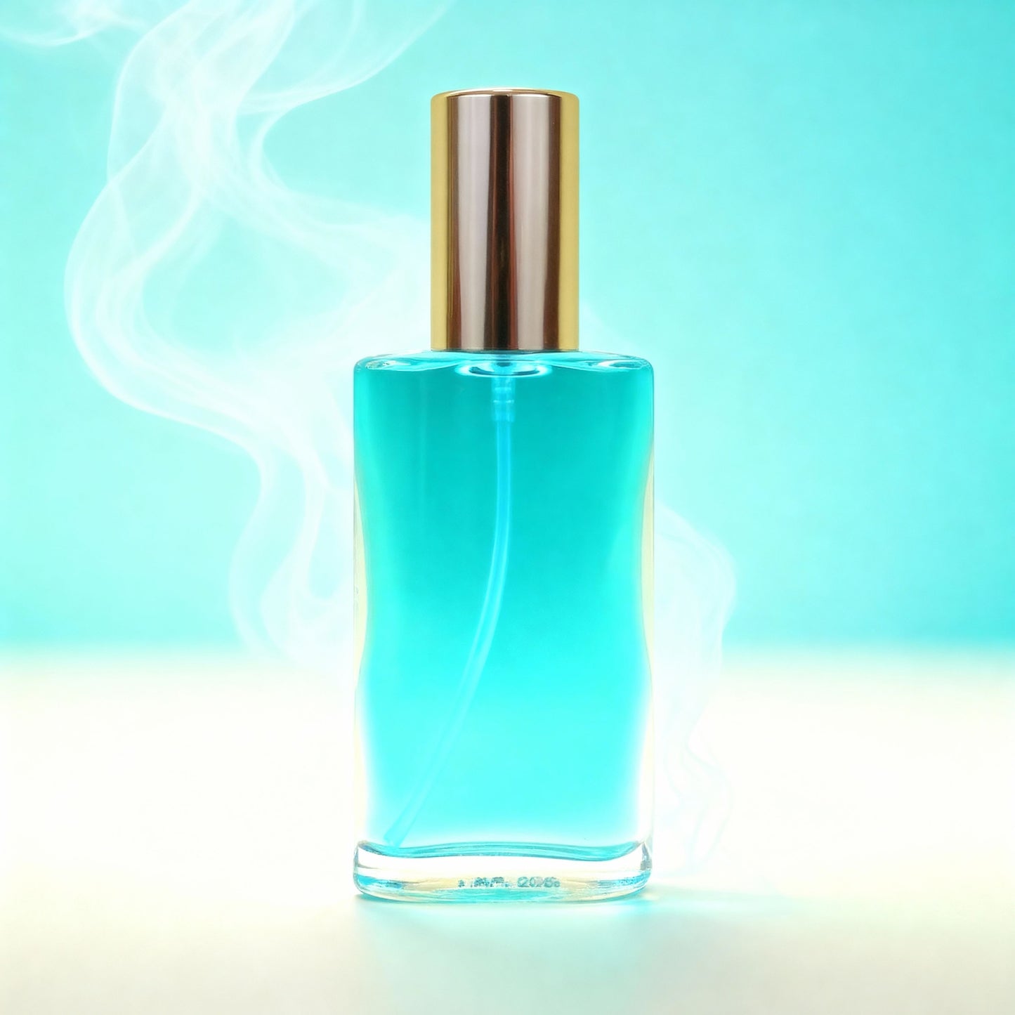 Seelen Spray Freiheit in einer eleganten Glasflasche mit goldfarbener Verschlusskappe und leuchtend türkisfarbener Füllung – energetisches Aura-Spray zur Befreiung von alten Mustern, für innere Weite, Selbstbestimmung und seelische Leichtigkeit.